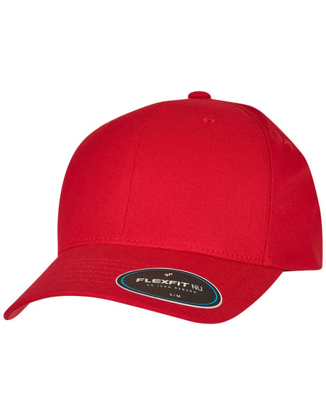 Flexfit cap 6100NU rood gedragen
