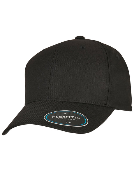 Flexfit cap 6100NU zwart gedragen
